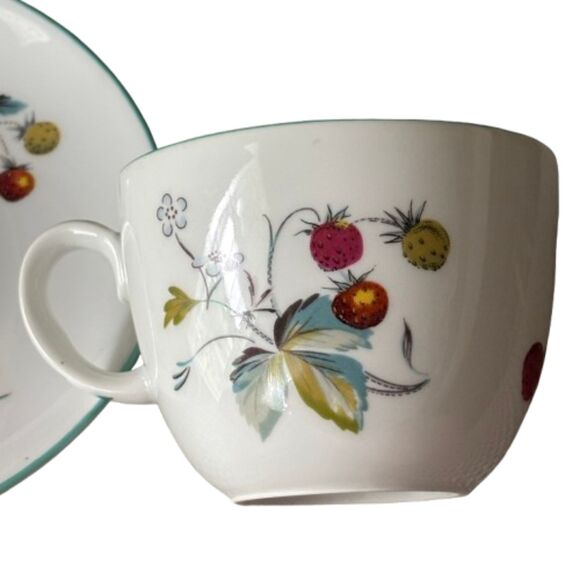 Royal Worcester England STRAWBERRY FAIR Flameproof Porcelain Tea Cup & Saucer - Picture 3 of 6